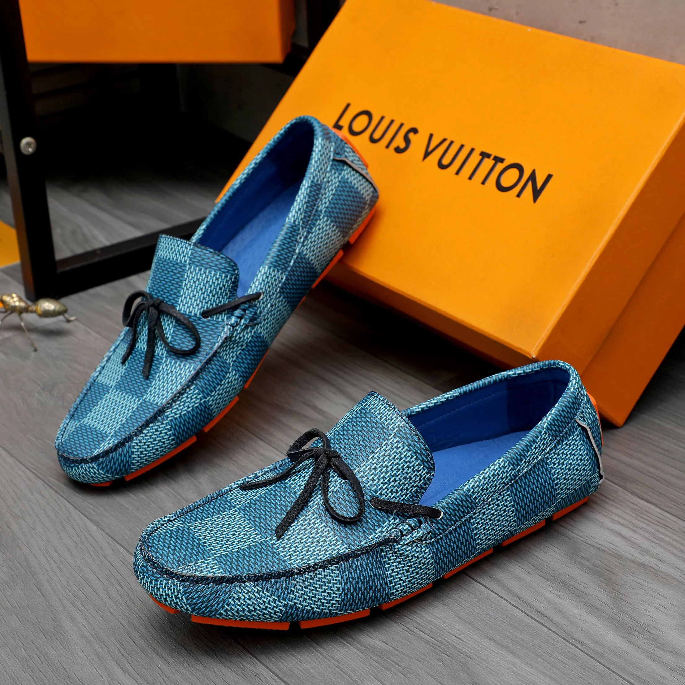 Men's shoes 💰400 Product trademark: LV "Louis Vuitton" casual slip-on shoes Regular size: 38-45 (45 is custom-made and non-returnable) Product materials: Selected high-quality plaid cowhide upper, pigskin lining, rubber outsole